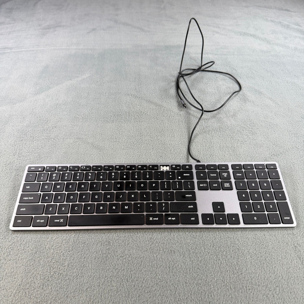 Satechi Slim W3 Wired Backlit Keyboard Mac USB-C Space Gray ST-UCSW3M